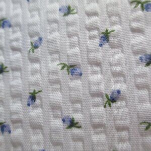 SEERSUCKER-WHITE-PURPLE ROSEBUD-COTTON-44X131 INCHES (3YDS 23 INCHES) NEW